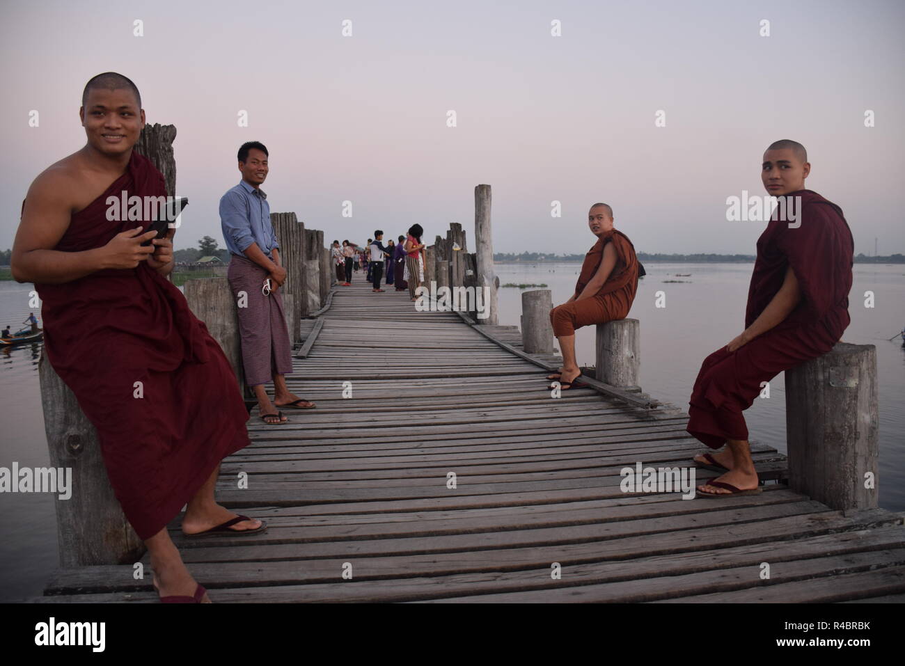 Buddhist monk u bein sunset hi-res stock photography and images - Alamy