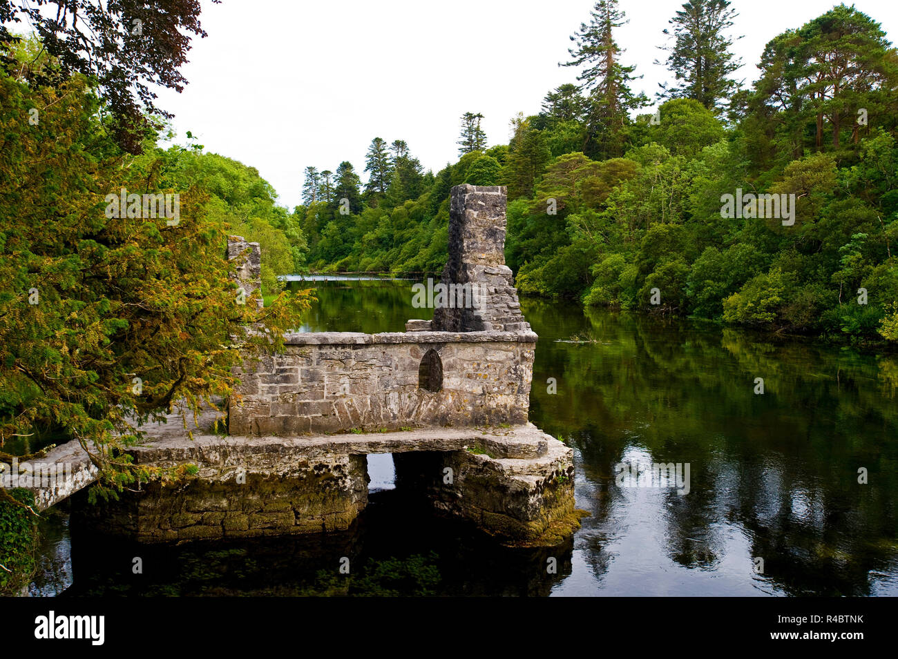15th cent. fishing house in River Cong, Cong Abbey, County Mayo Stock Photo