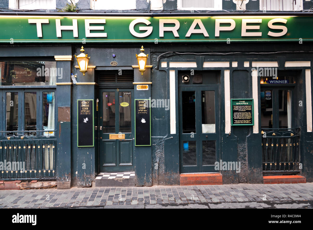 The grapes liverpool hires stock photography and images Alamy