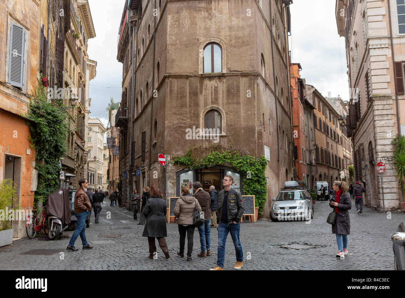 Street View In Rome Street View Rome City Centre Stock Photo - Alamy