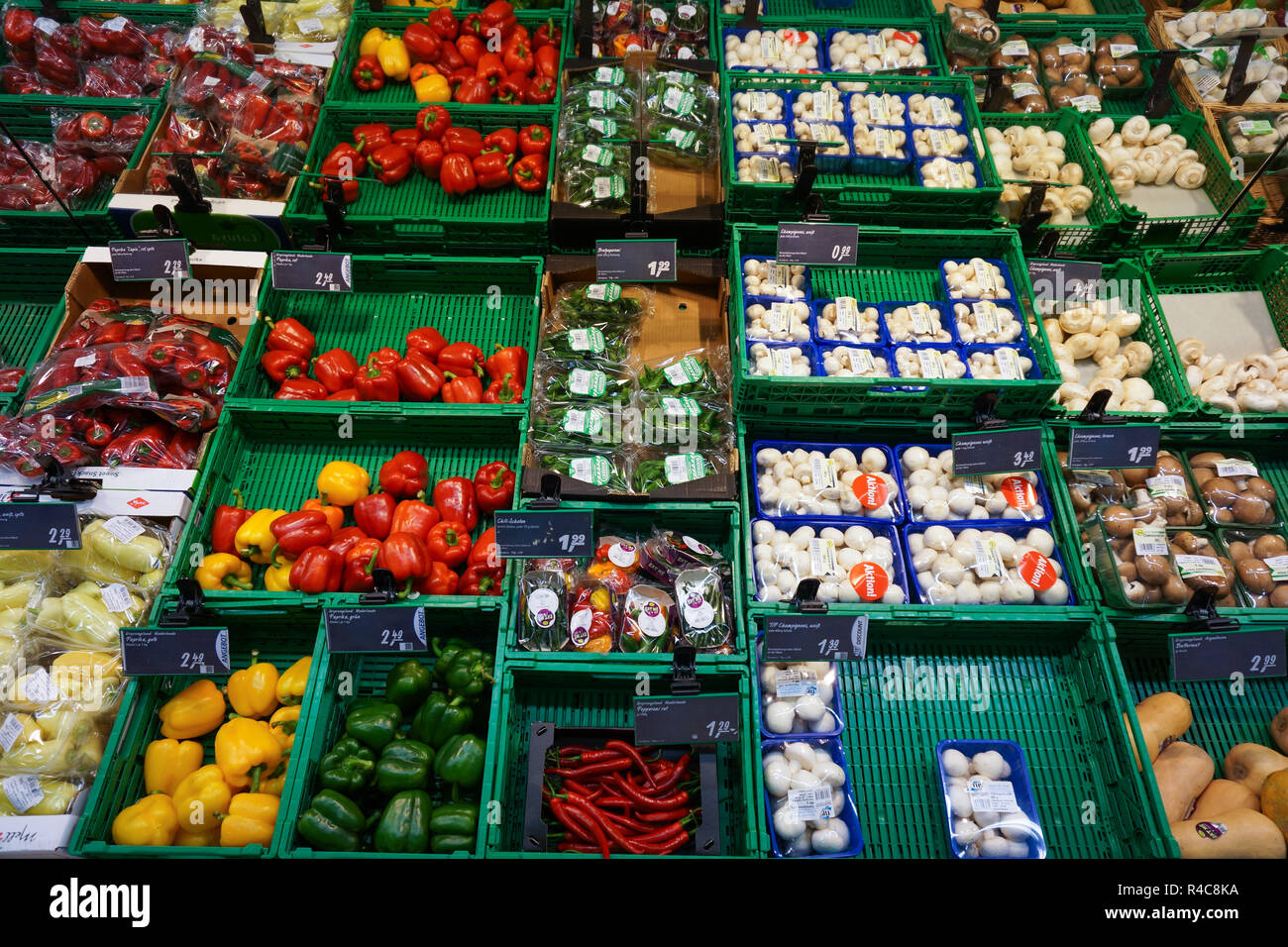 Vegetable stand. Fresh and organic vegetables at farmers market Stock