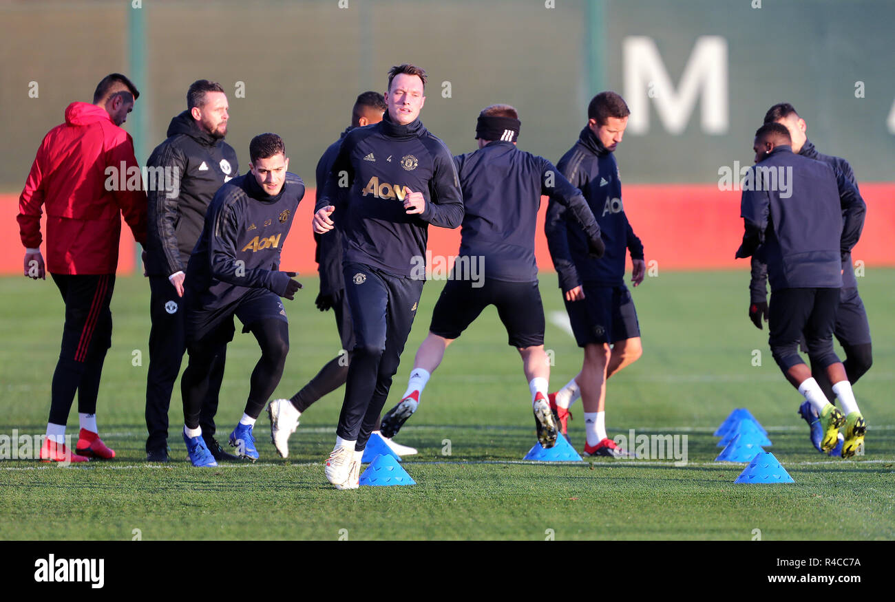 Manchester United's Phil Jones (centre) during the training session at the Aon Training Complex, Carrington. PRESS ASSOCIATION Photo. Picture date: Monday November 26, 2018. See PA story SOCCER Man Utd. Photo credit should read: Richard Sellers/PA Wire. Stock Photo