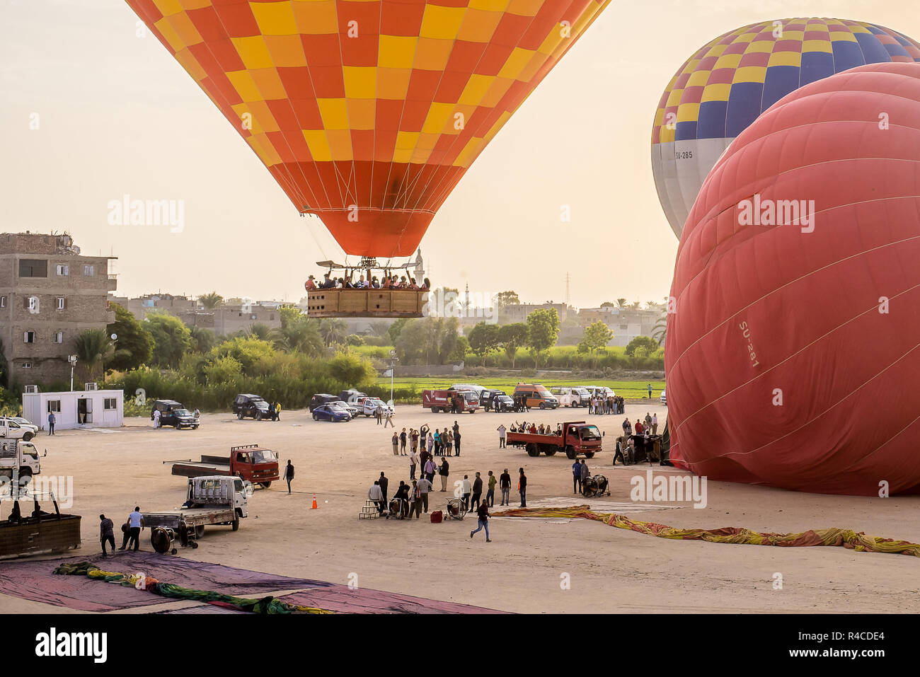 Lift-off with a hot air balloon for flight over the valley of the kings, Luxor, Egypt, October 22, 2018 Stock Photo
