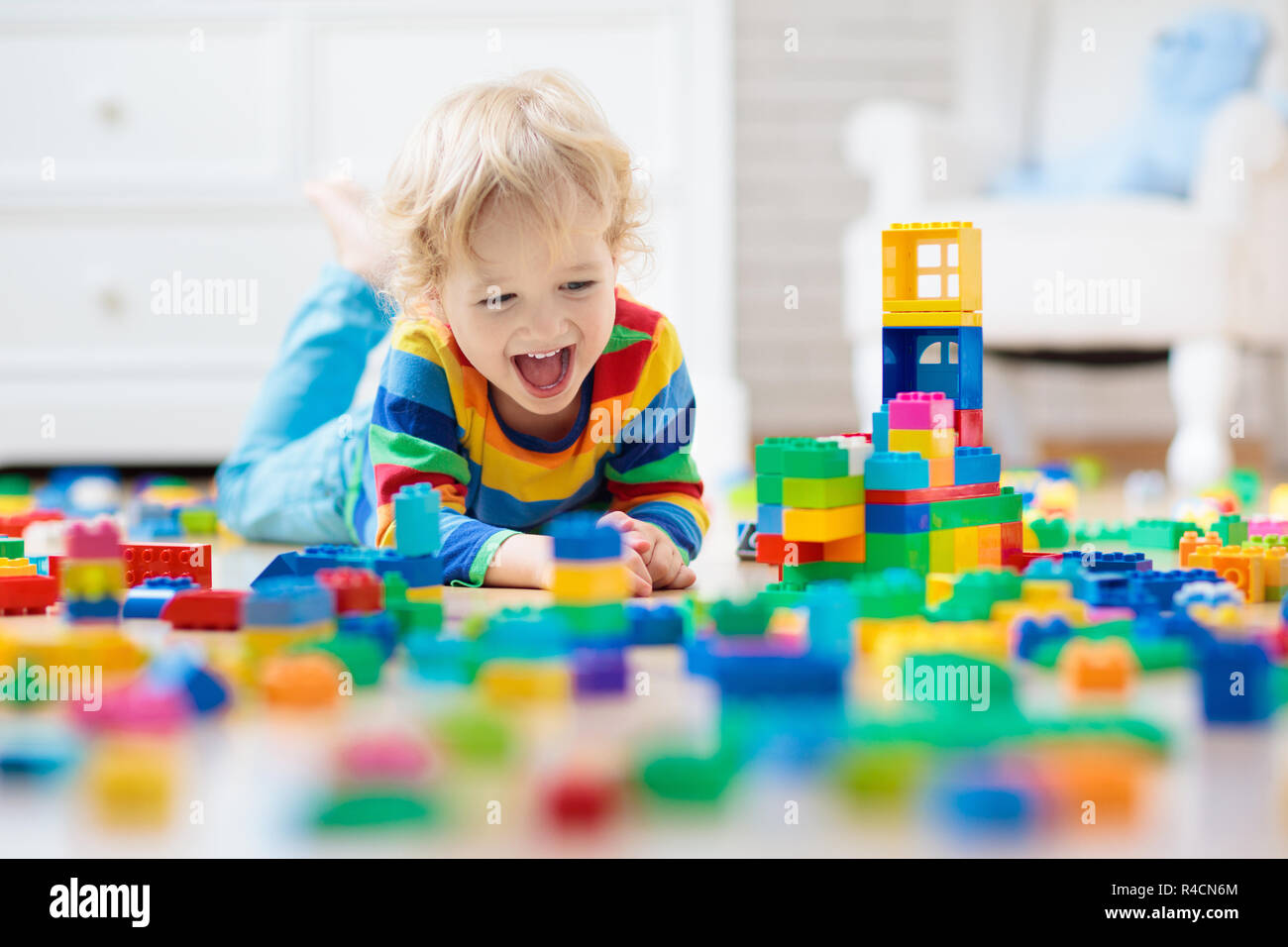 little boy construction toys