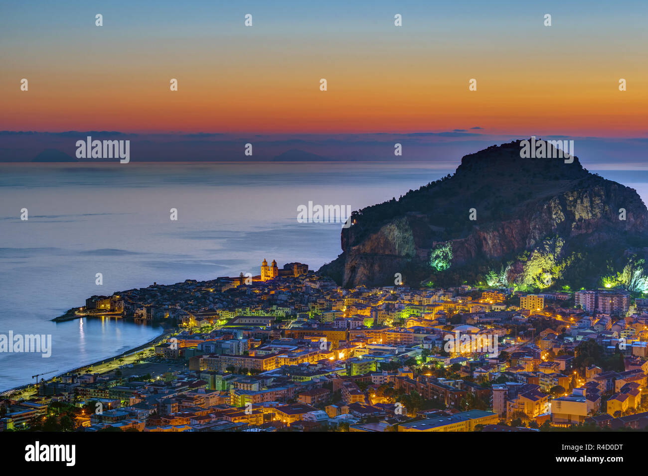 Sicily seaside village by night hi-res stock photography and images - Alamy