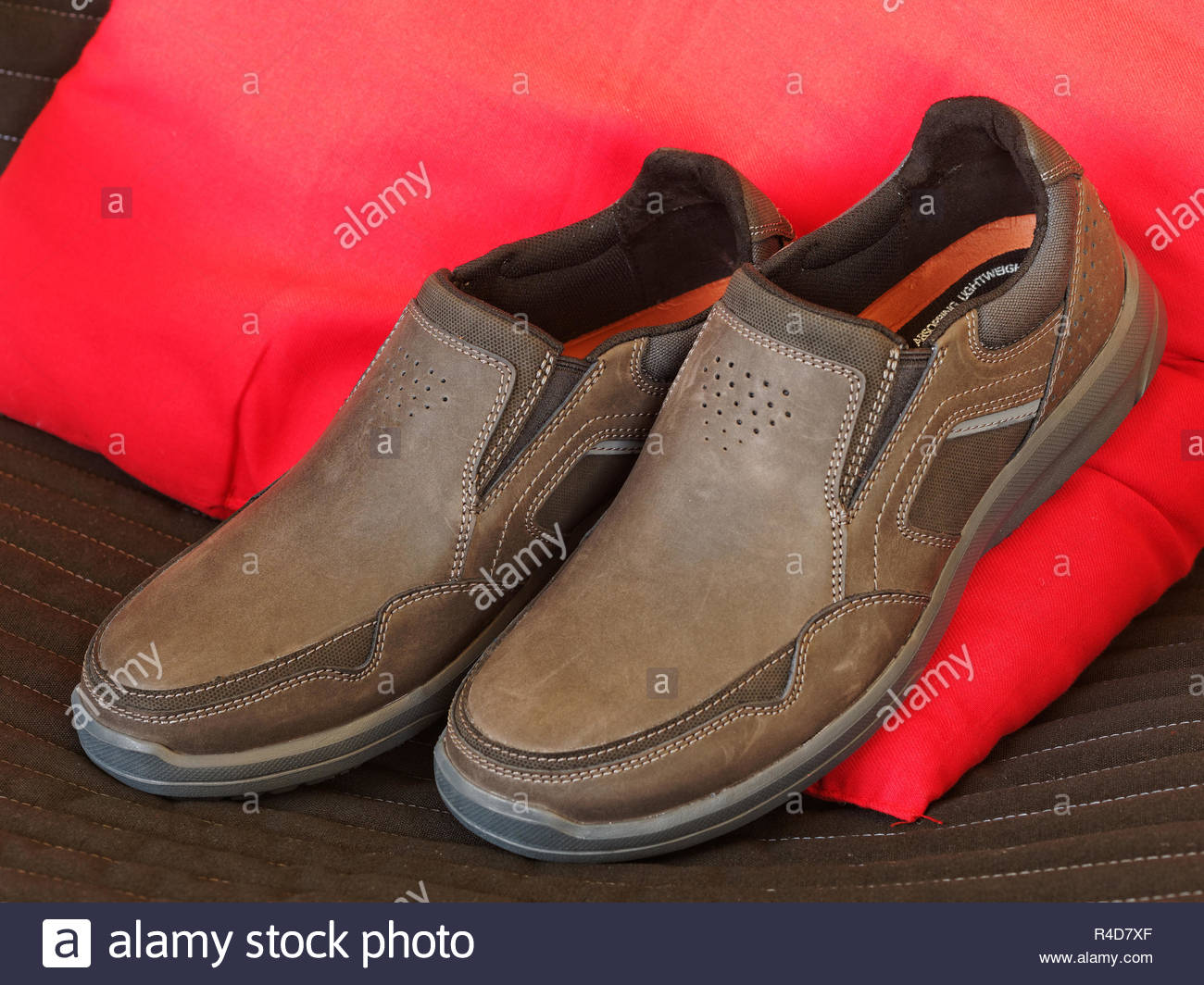 rockport mens slip on shoes