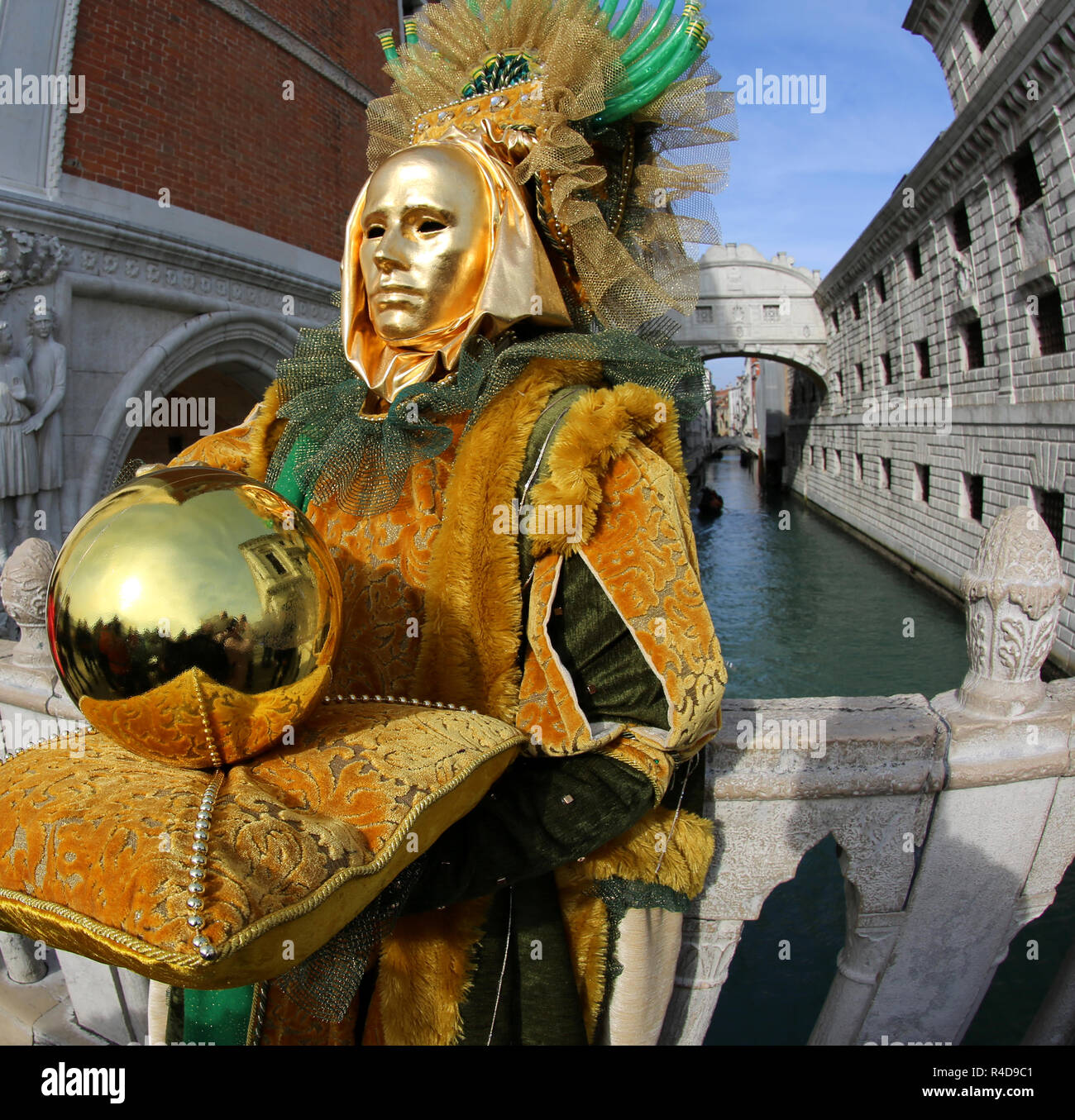 How do you say man in italian