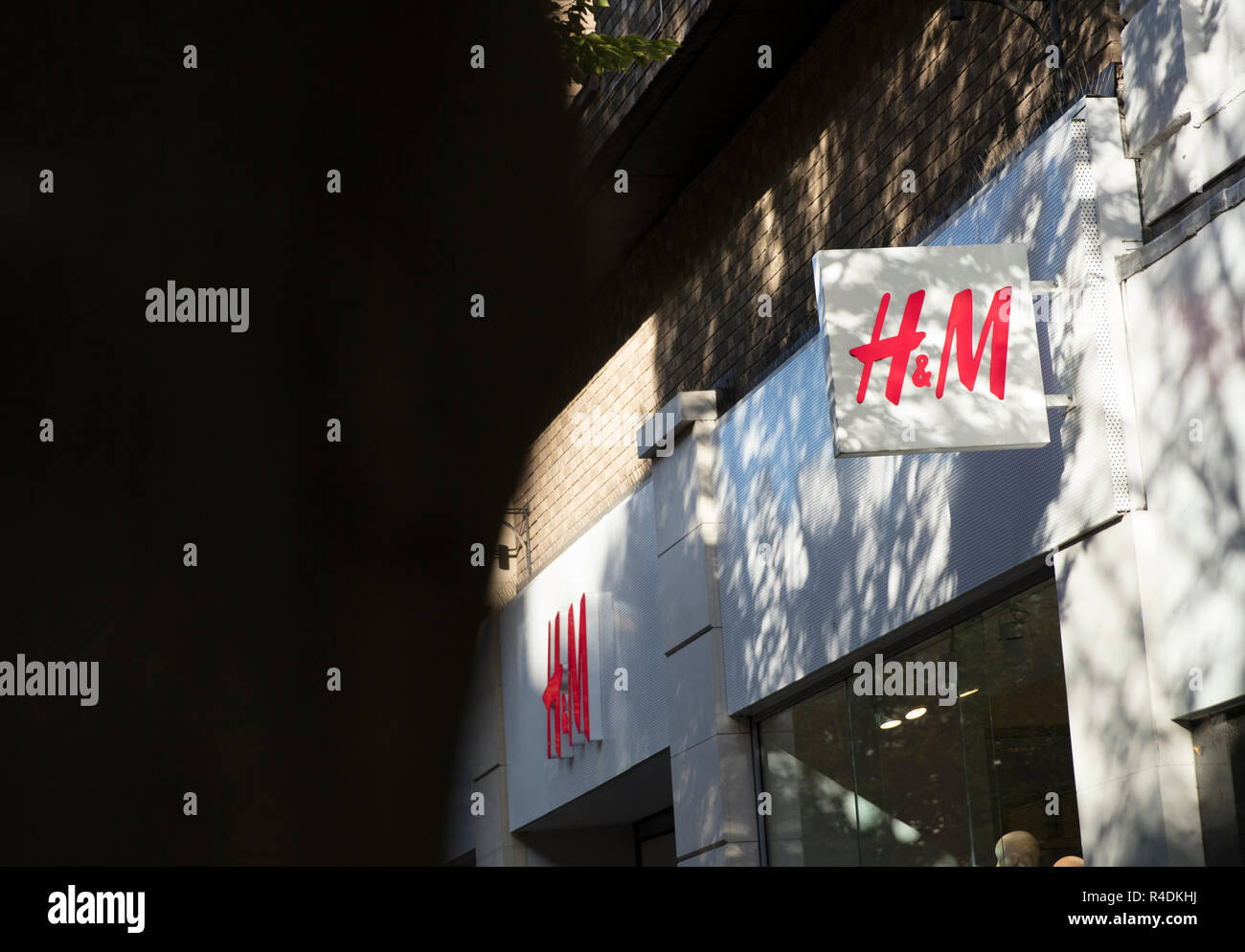 H and m store uk hi-res stock photography and images - Page 3 - Alamy