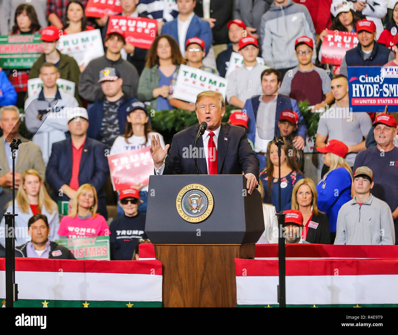 Biloxi, Mississippi, USA. 26th Nov, 2018. President Donald Trump in Biloxi, Mississippi. for rally in support of Sen. Cindy Hyde-Smith. The run-off election against Mike Espy for the U.S. Senate in Mississippi on November 27, 2018. Credit: Tom Pumphret/Alamy Live News Stock Photo