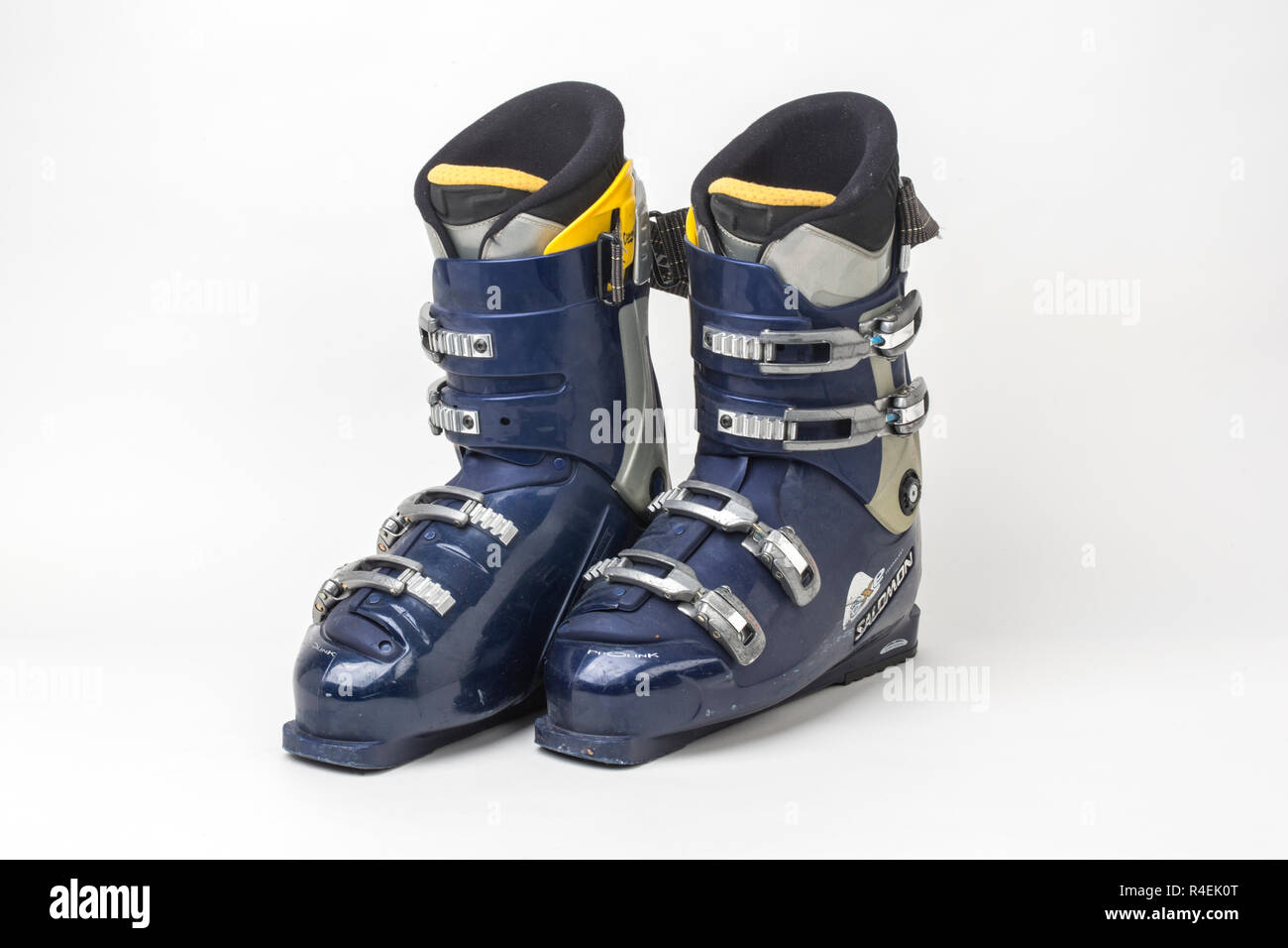 Old ski boots hi-res stock photography and images - Alamy