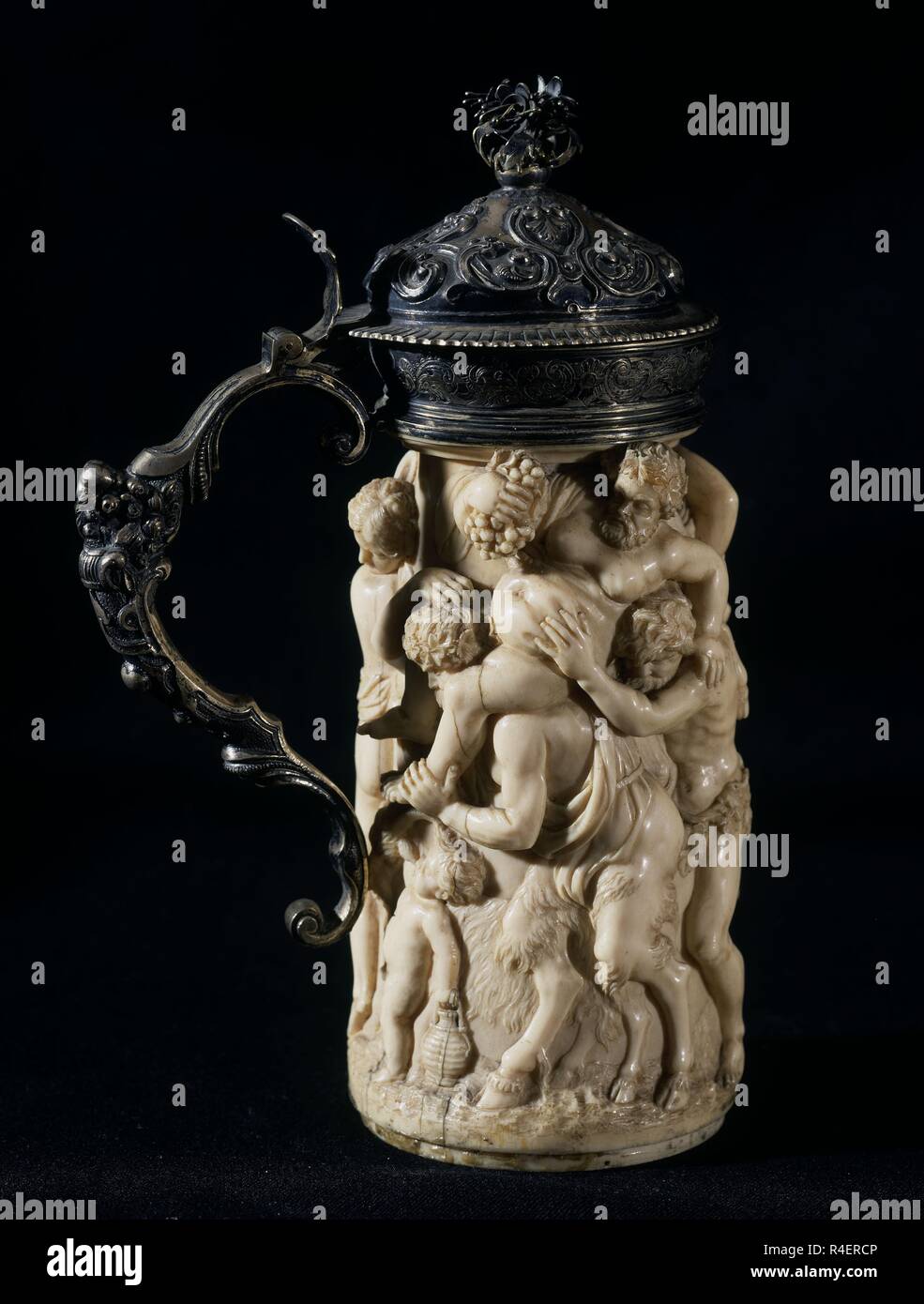 JARRA DE MARFIL CON ESCENA MITOLOGICA. Location: PRIVATE COLLECTION. Stock Photo