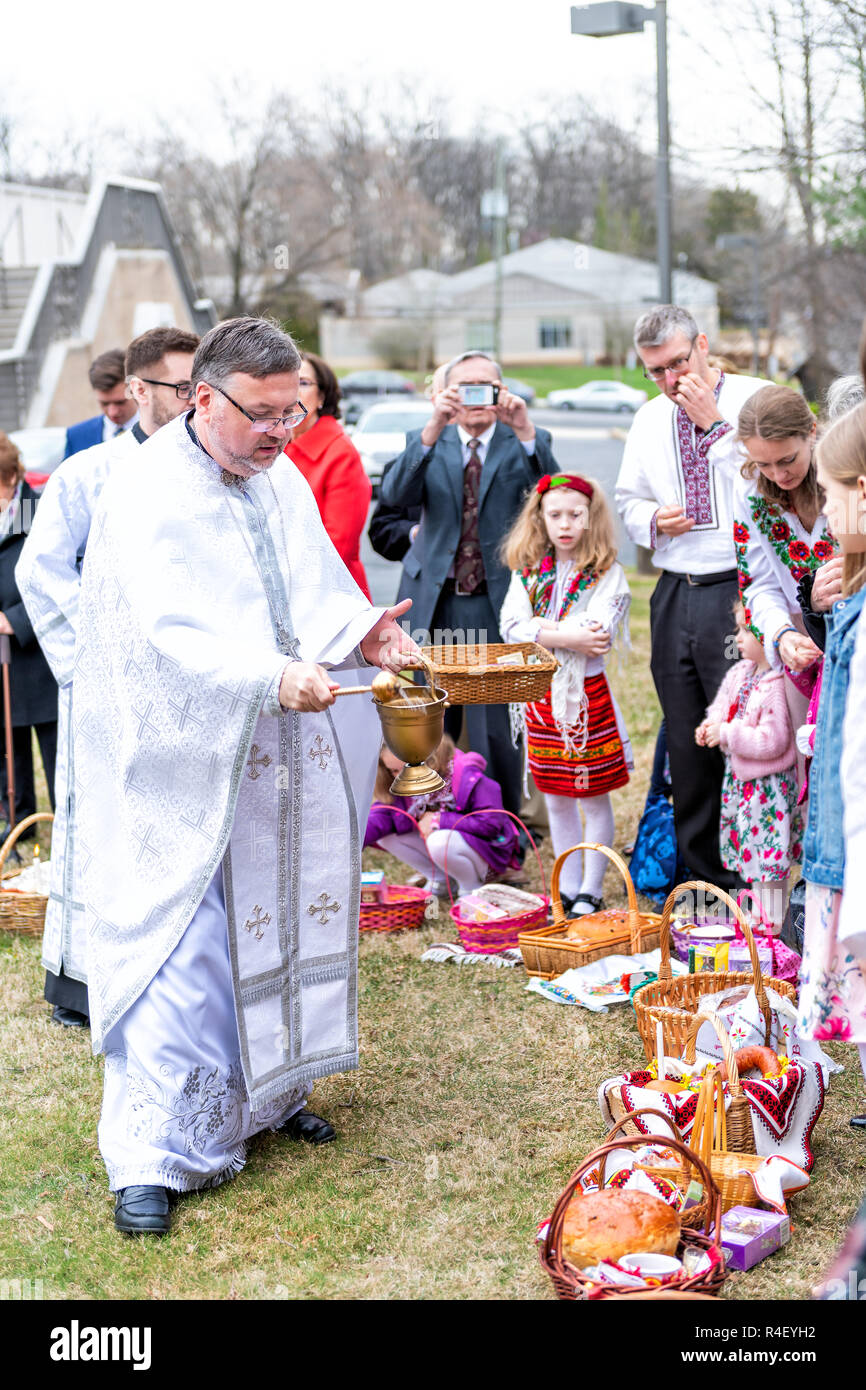 Sprinkling holy water hires stock photography and images Alamy