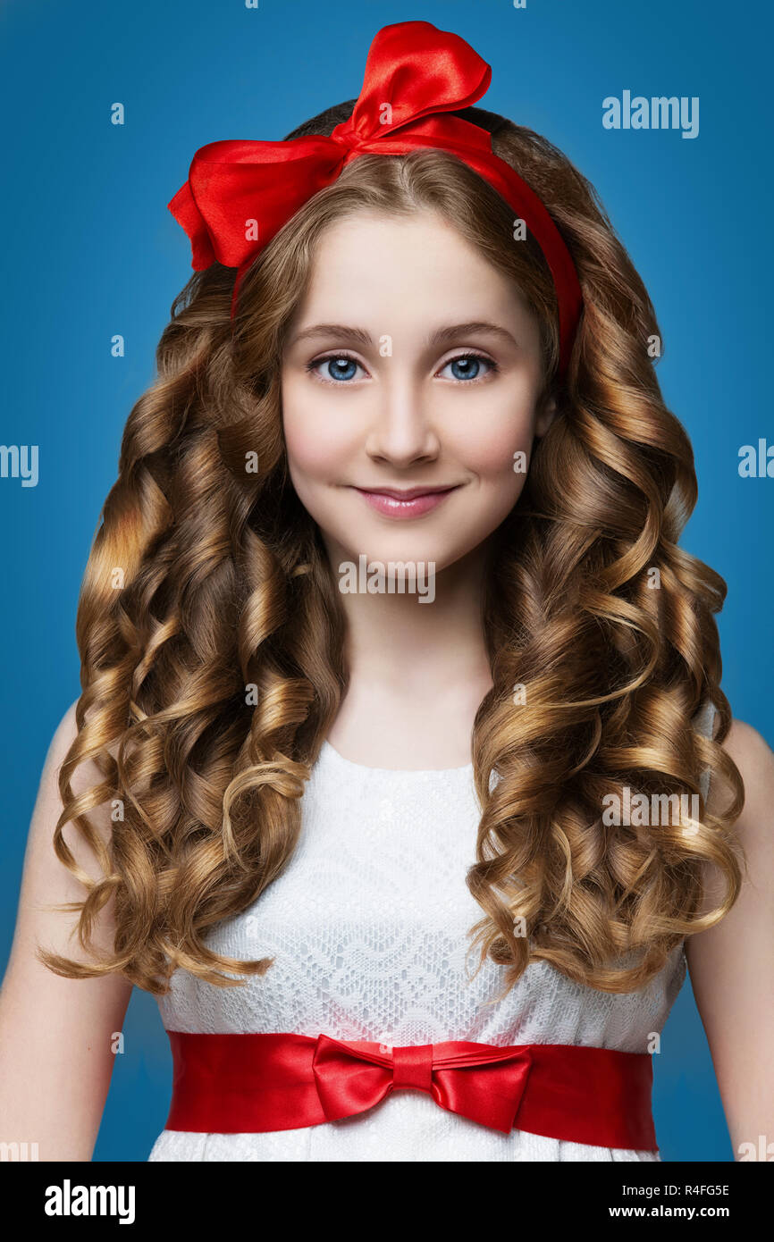 Teen Girl With Curly Hair Stock Photo 226535386 Alamy