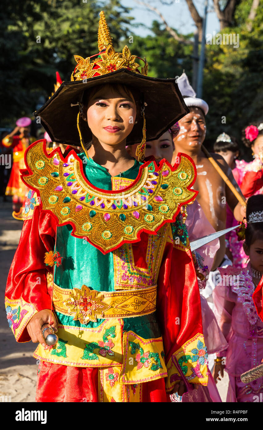 SAGAING, MYANMAR - NOVEMBER 27, 2016 :people gathering in tradional