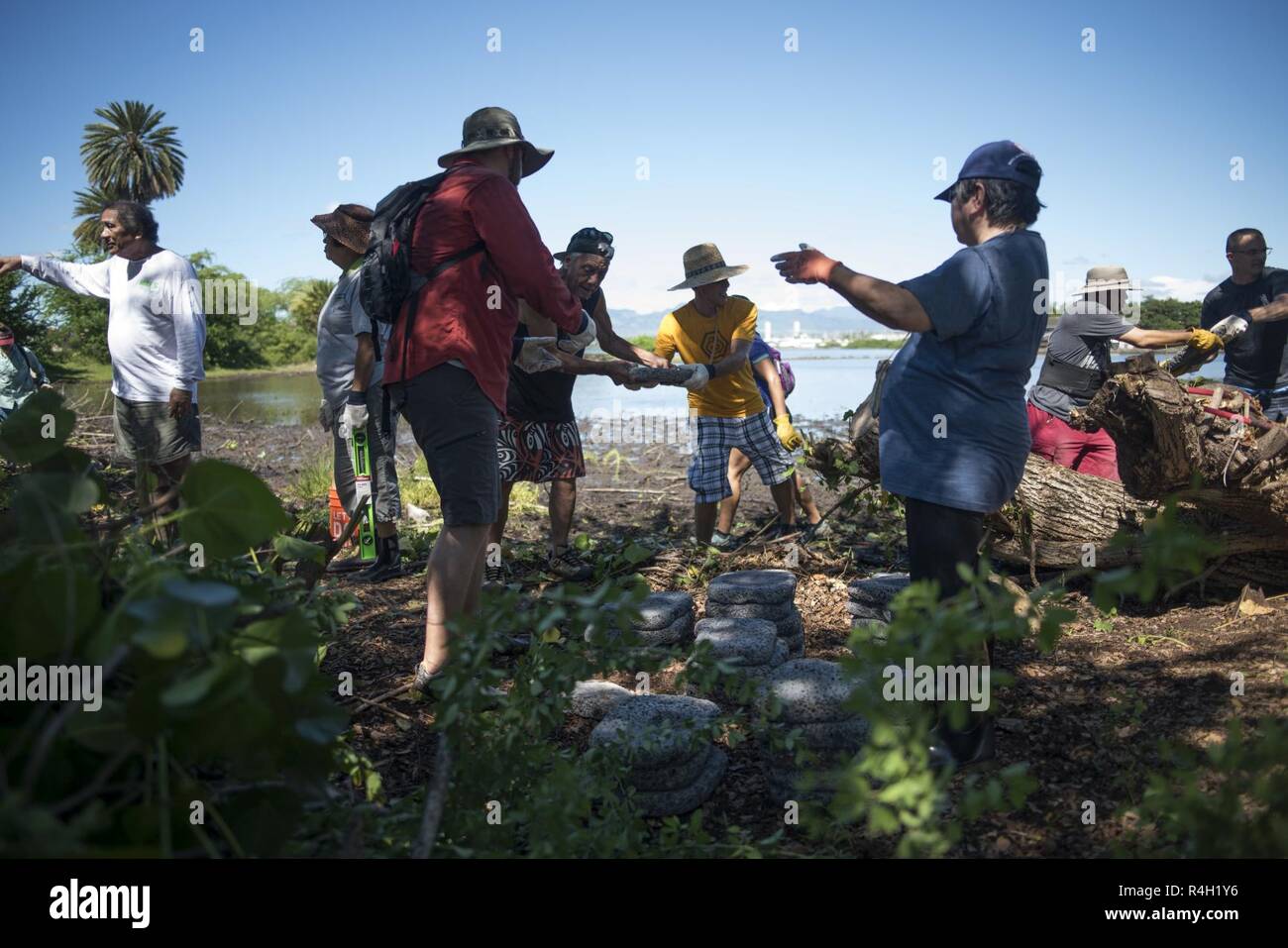 JOINT BASE PEARL HARBORHICKAM (Sept. 29, 2018) Military members and