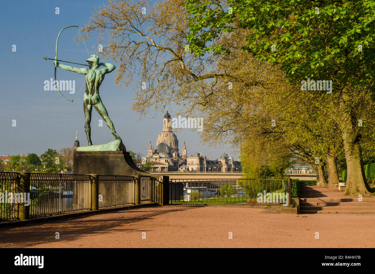 Bronze figure archer hi-res stock photography and images - Alamy
