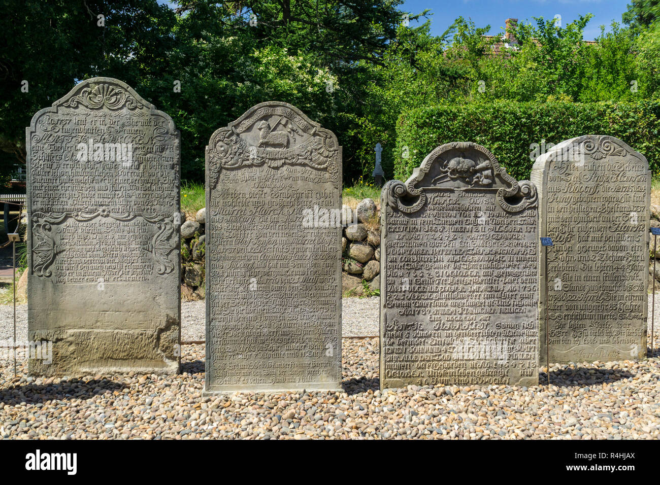 Nordfriesland, Speaking gravestones on the cemetery in fog on Amrum, Sprechende Grabsteine auf dem Friedhof in Nebel auf Amrum Stock Photo