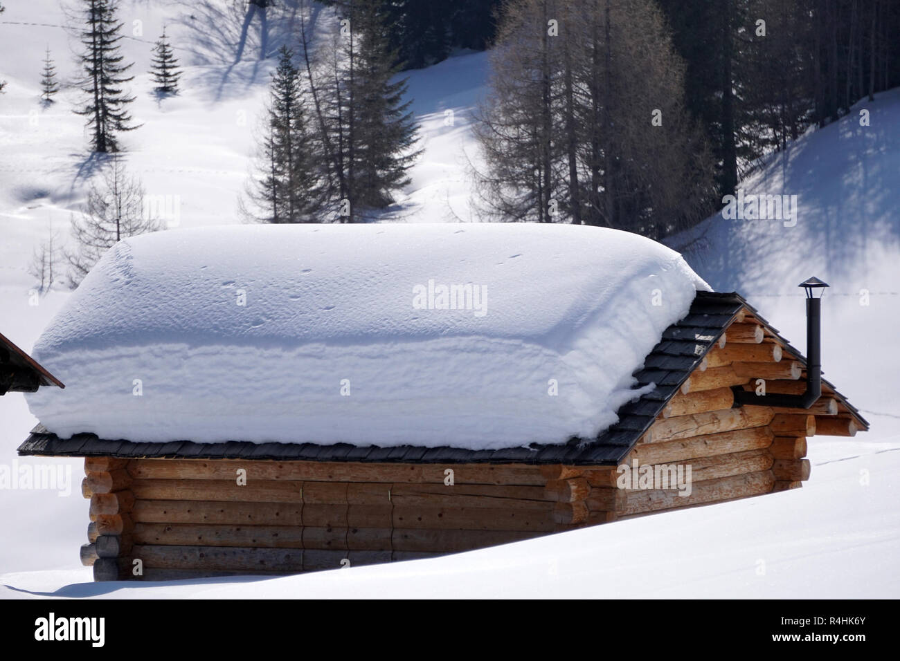 Isolated wood mountain house cabin hut covered by snow Stock Photo - Alamy