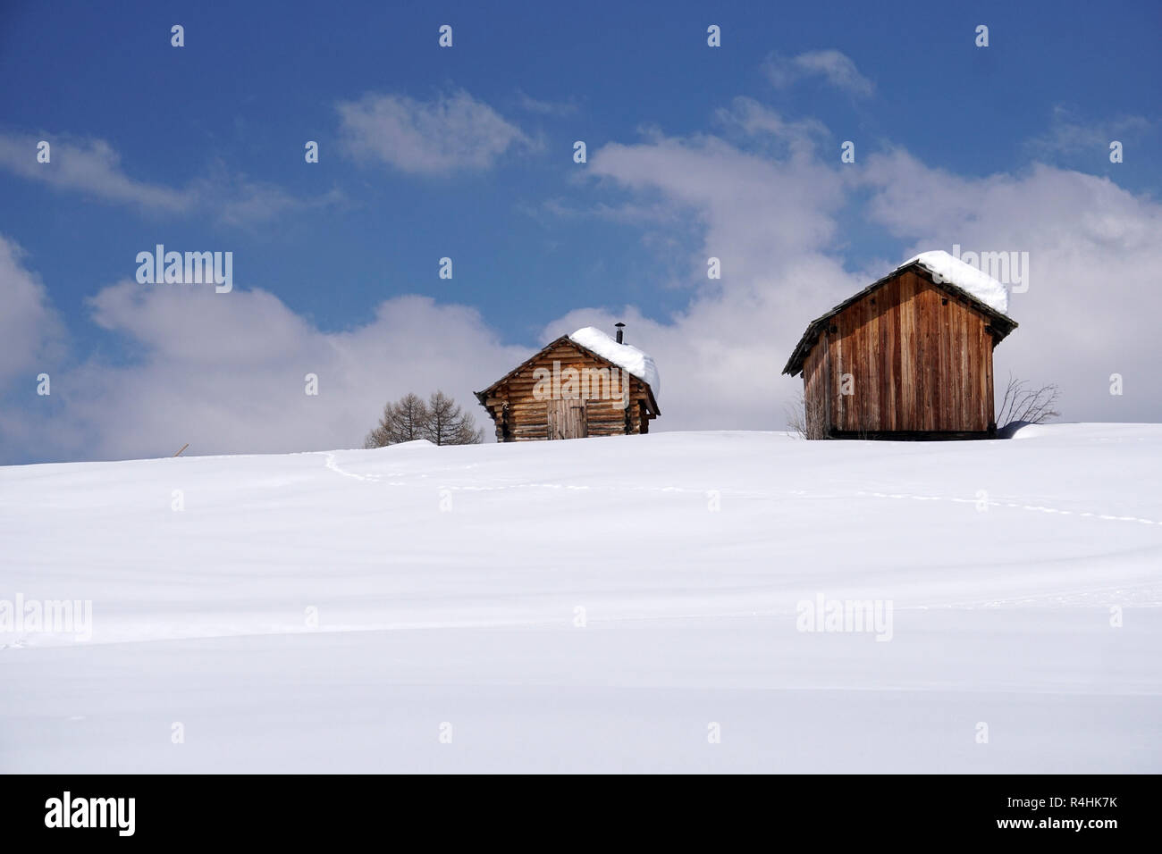 Isolated wood mountain house cabin hut covered by snow Stock Photo - Alamy