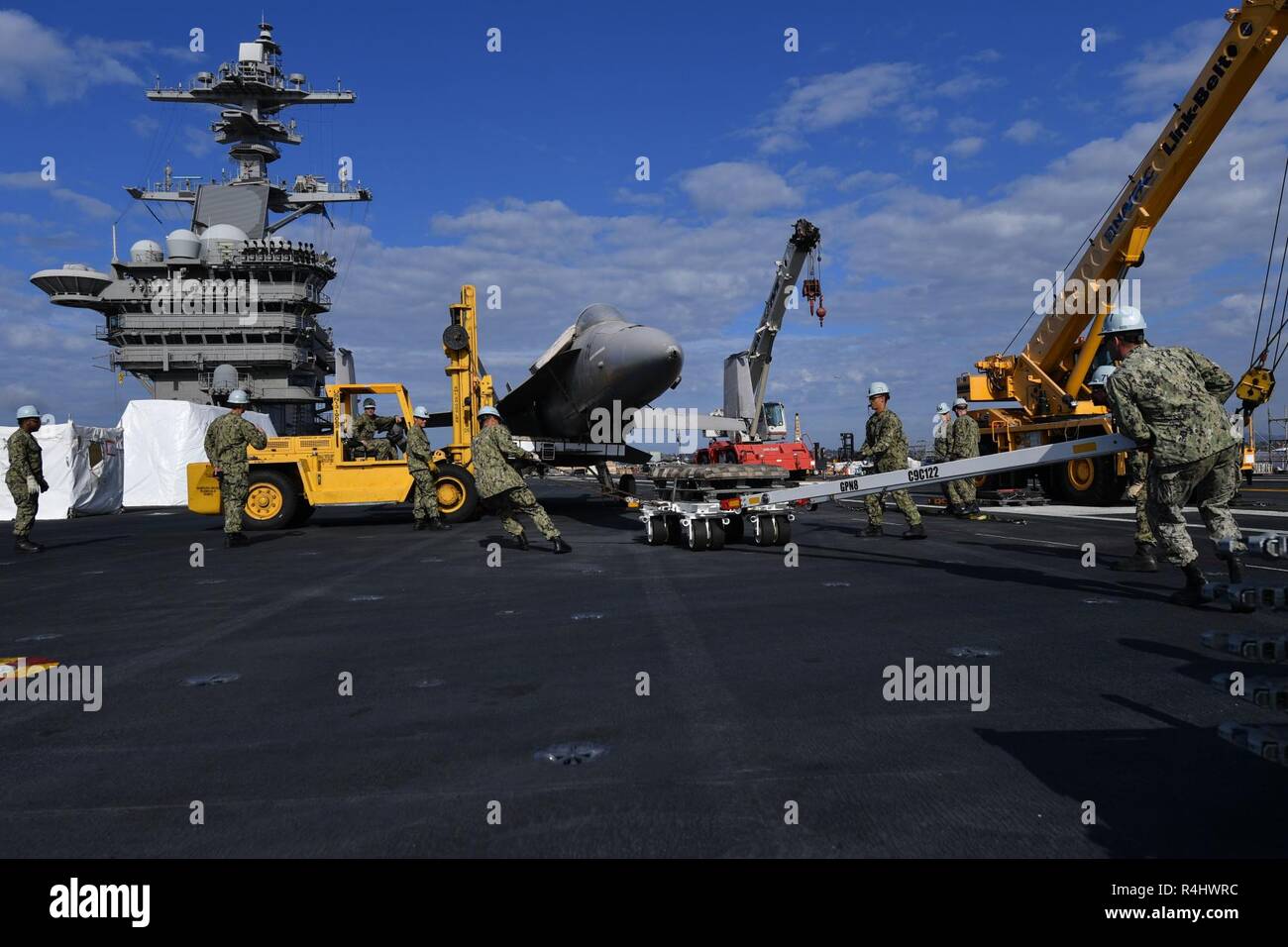 SAN DIEGO (Oct. 3, 2018) Sailors simulate a crash and salvage recovery ...