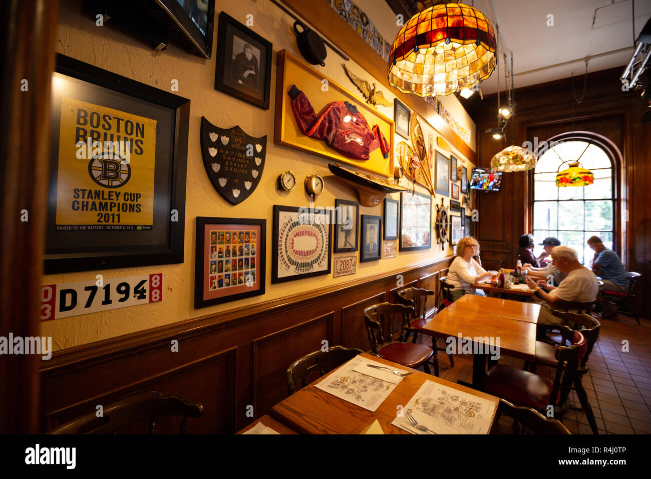 Cheers Bar Boston High Resolution Stock Photography And Images Alamy