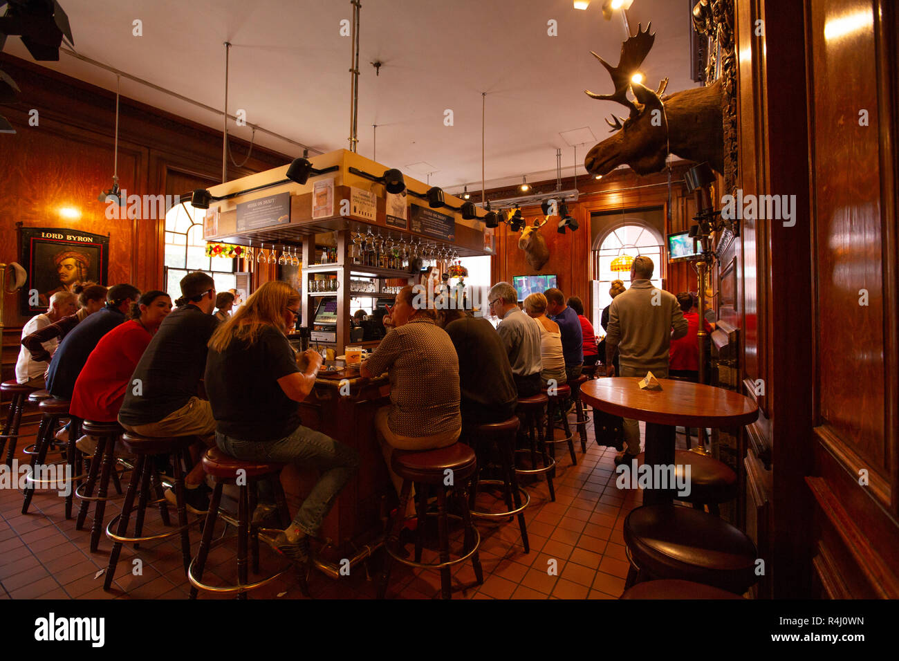 Cheers Bar Boston High Resolution Stock Photography And Images Alamy