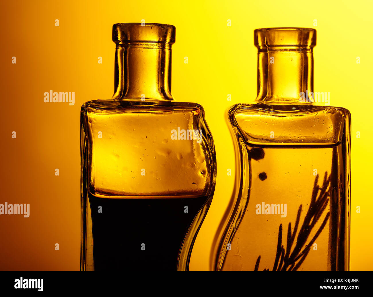 Bottles olive oil balsamic vinegar hires stock photography and images