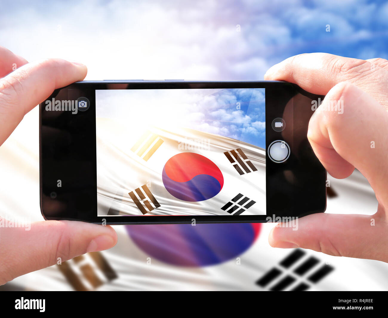 South korea men make up hi-res stock photography and images - Page 2 - Alamy, image size:1300x1065