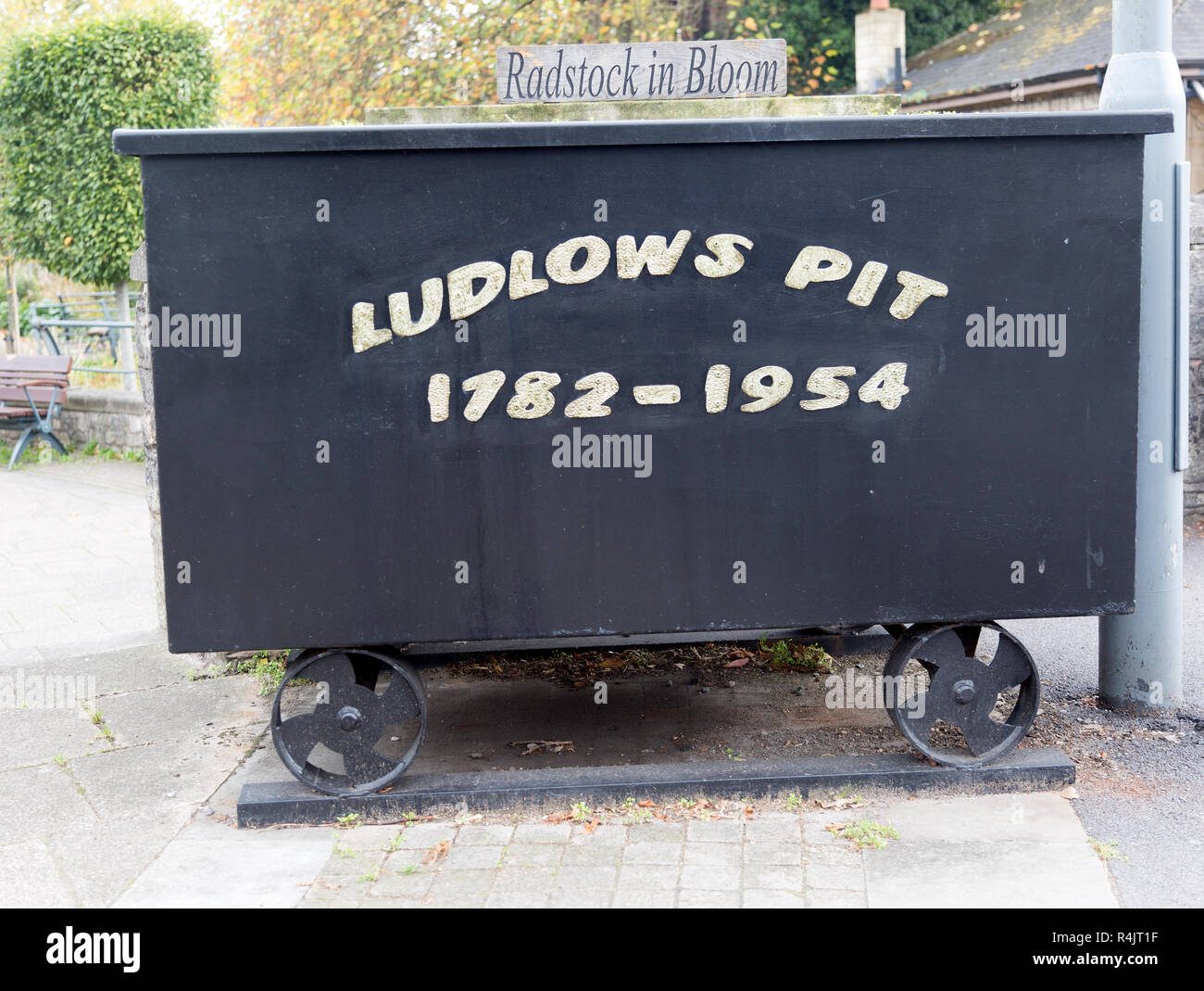 Ludlows pit hires stock photography and images Alamy
