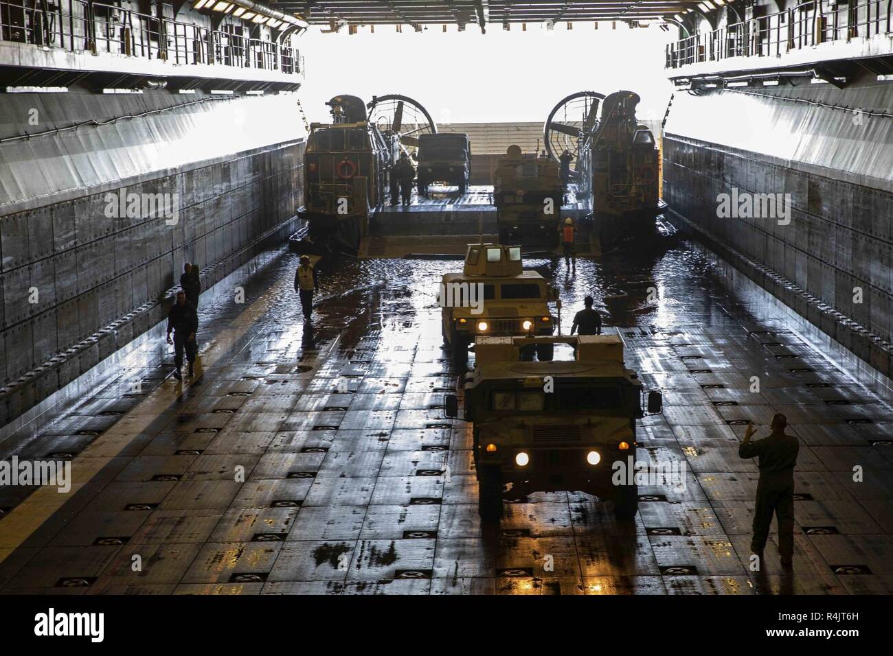U s marines load vehicles hi-res stock photography and images - Alamy
