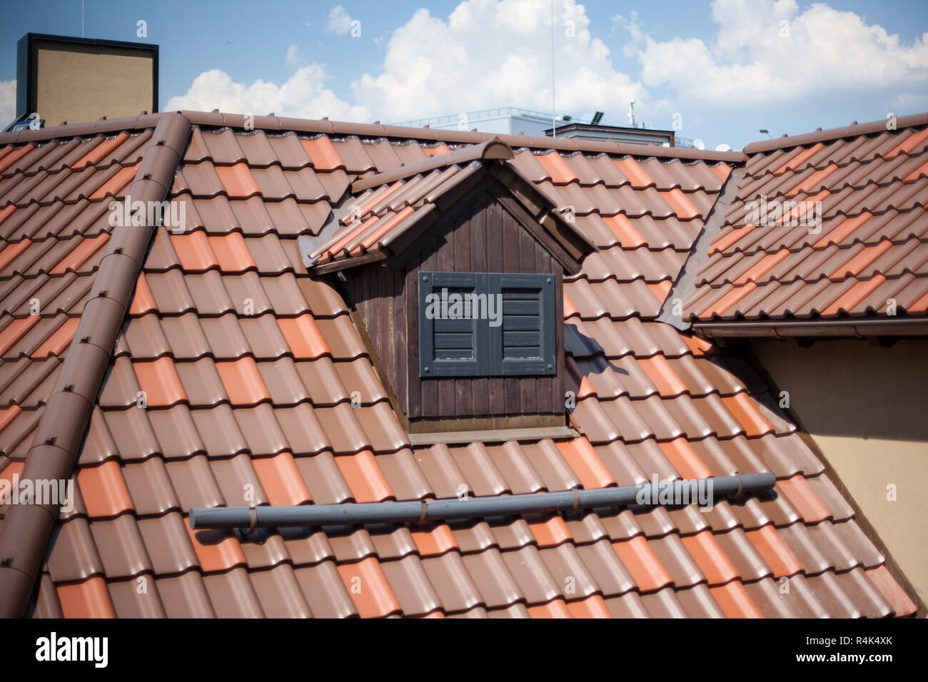 Detail of overlapping roofing tiles on a new build Stock Photo Alamy