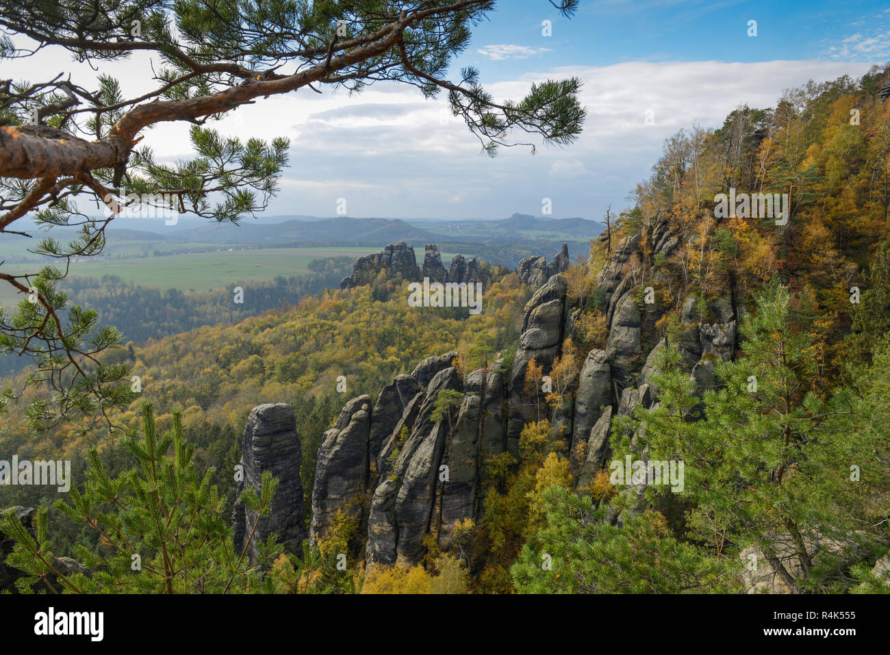 View of the burr way of the Schrammsteine, national park Saxon Switzerland, Saxony, Germany, Ausblick vom Gratweg der Schrammsteine, Nationalpark Saec Stock Photo