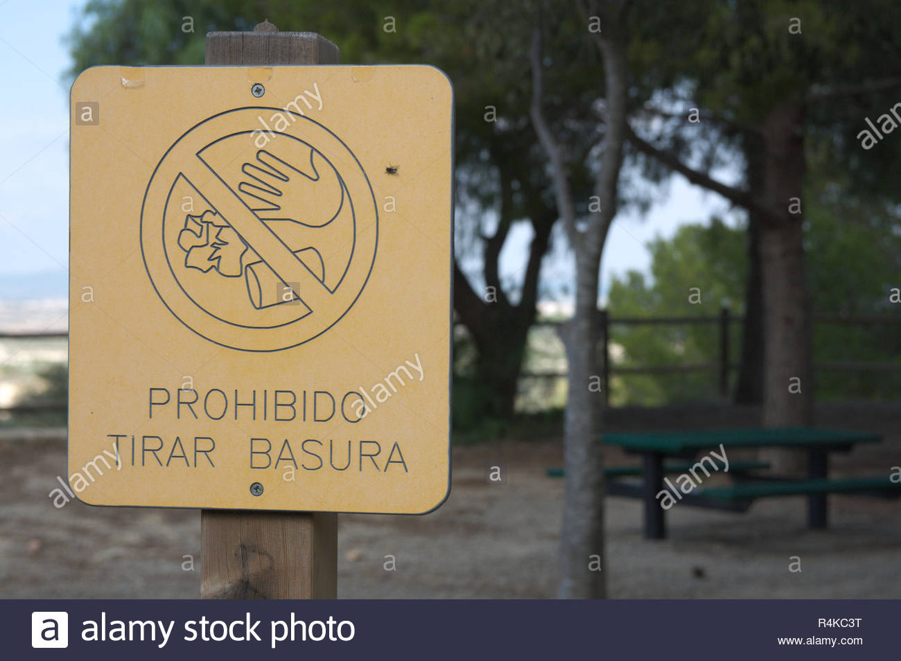 Littering Prohibited Stock Photos & Littering Prohibited Stock Images ...