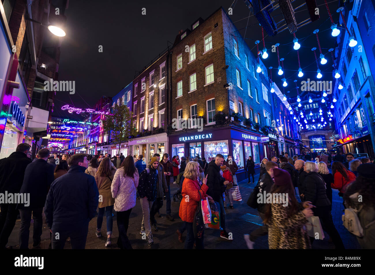 Black Friday Shopping Crowd High Resolution Stock Photography and Images -  Alamy