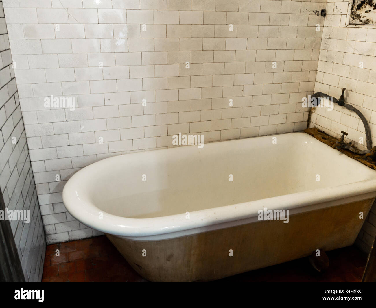 Victorian pottery hi-res stock photography and images - Alamy