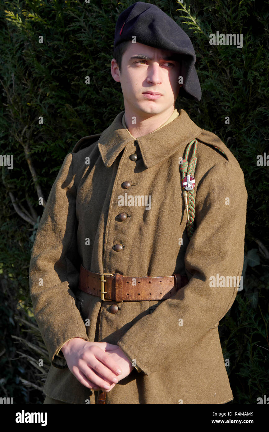 French soldier in 1940s uniform hi-res stock photography and images - Alamy
