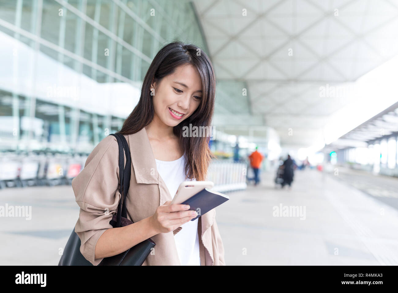 Airport check in counter hong kong hi-res stock photography and images ...