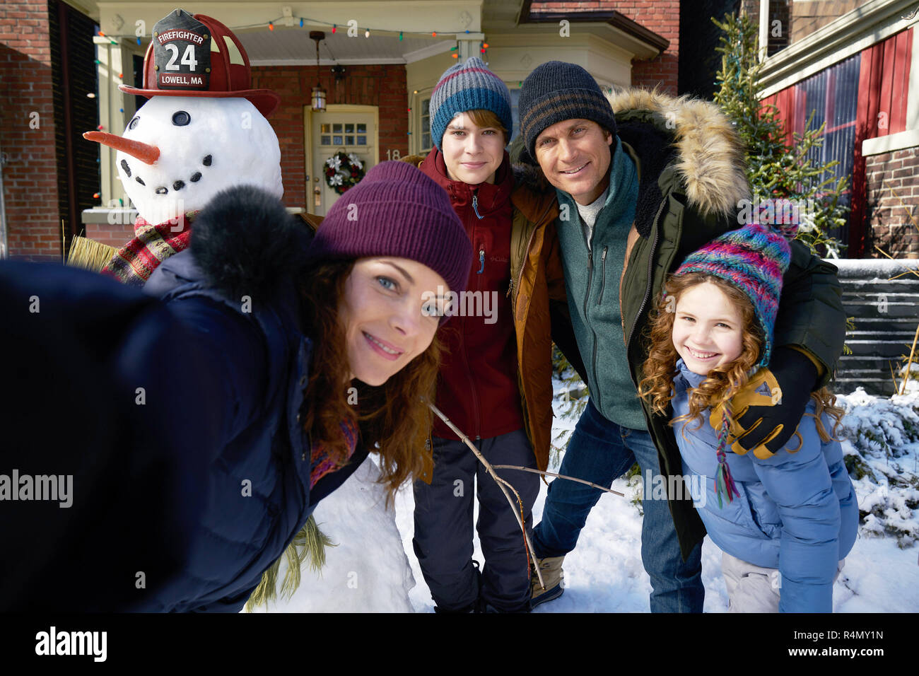 THE CHRISTMAS CHRONICLES, from left Kimberly WilliamsPaisley, Judah