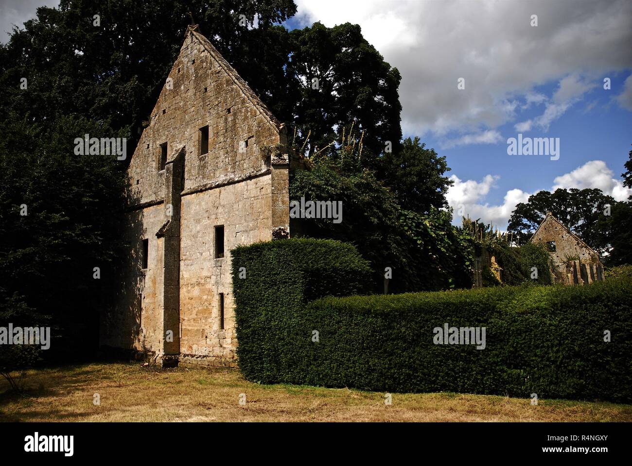 The Ruin Of The Tithe Barn Sudeley Castle Gloucestershire Stock