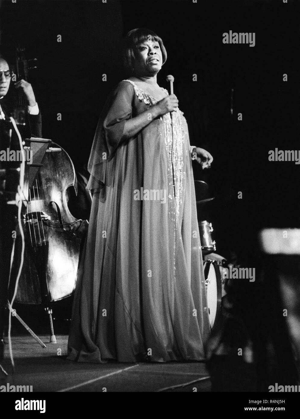 SARAH VAUGHAN  African-American jazz singer at stage Stock Photo