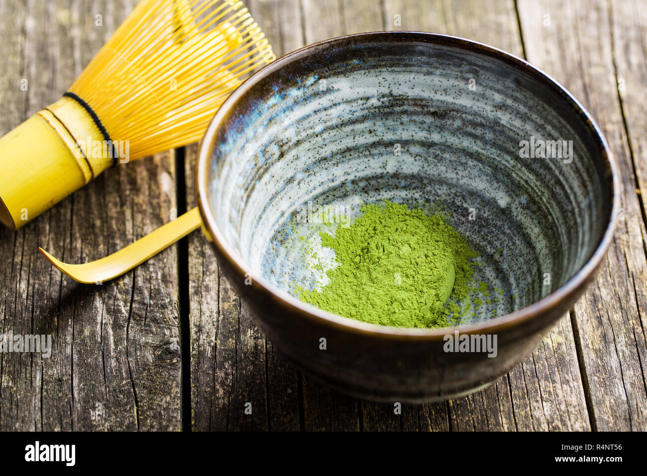 Green matcha tea powder Stock Photo Alamy