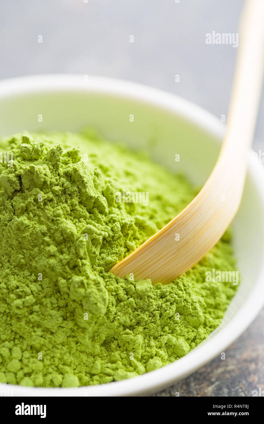 Green matcha tea powder Stock Photo Alamy