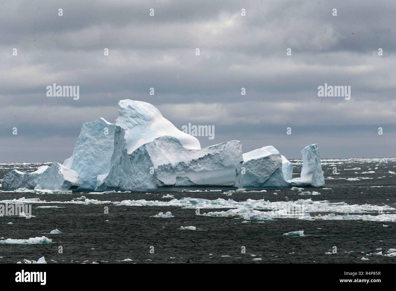 (181128) -- ABOARD XUELONG, Nov. 28, 2018 (Xinhua) -- Photo taken on Nov. 26, 2018 shows iceberg seen from China's research icebreaker Xuelong in a floating ice area in Southern Ocean. China's research icebreaker Xuelong has entered a floating ice area in the Southern Ocean to avoid a cyclone. It is scheduled to reach the Zhongshan Station in Antarctica on Nov. 30. Also known as the Snow Dragon, the icebreaker carrying a research team set sail from Shanghai on Nov. 2, beginning the country's 35th Antarctic expedition which will last 162 days and cover 37,000 nautical miles (68,500 km). (Xinhua Stock Photo