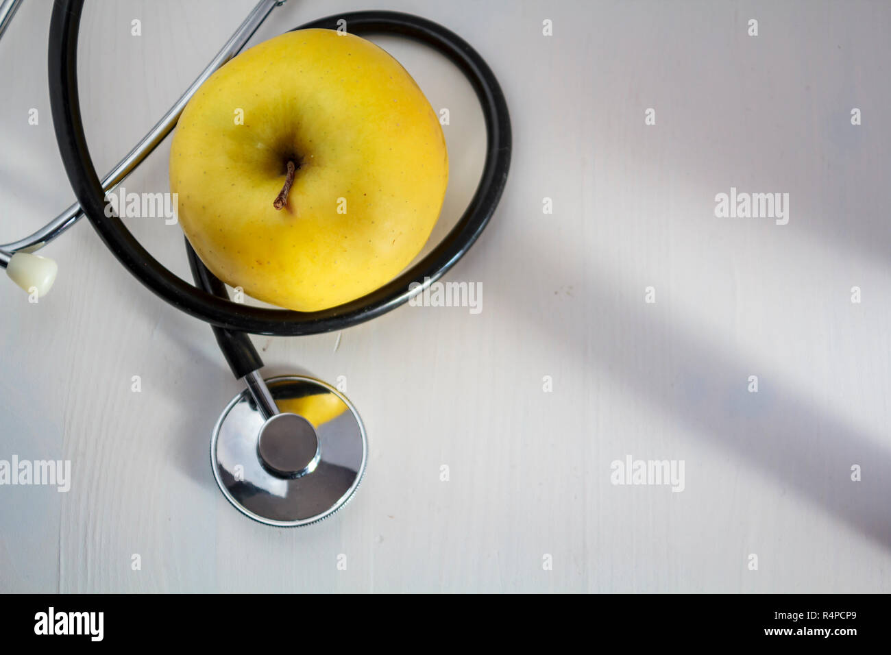 Green stethoscope on white hi-res stock photography and images - Alamy