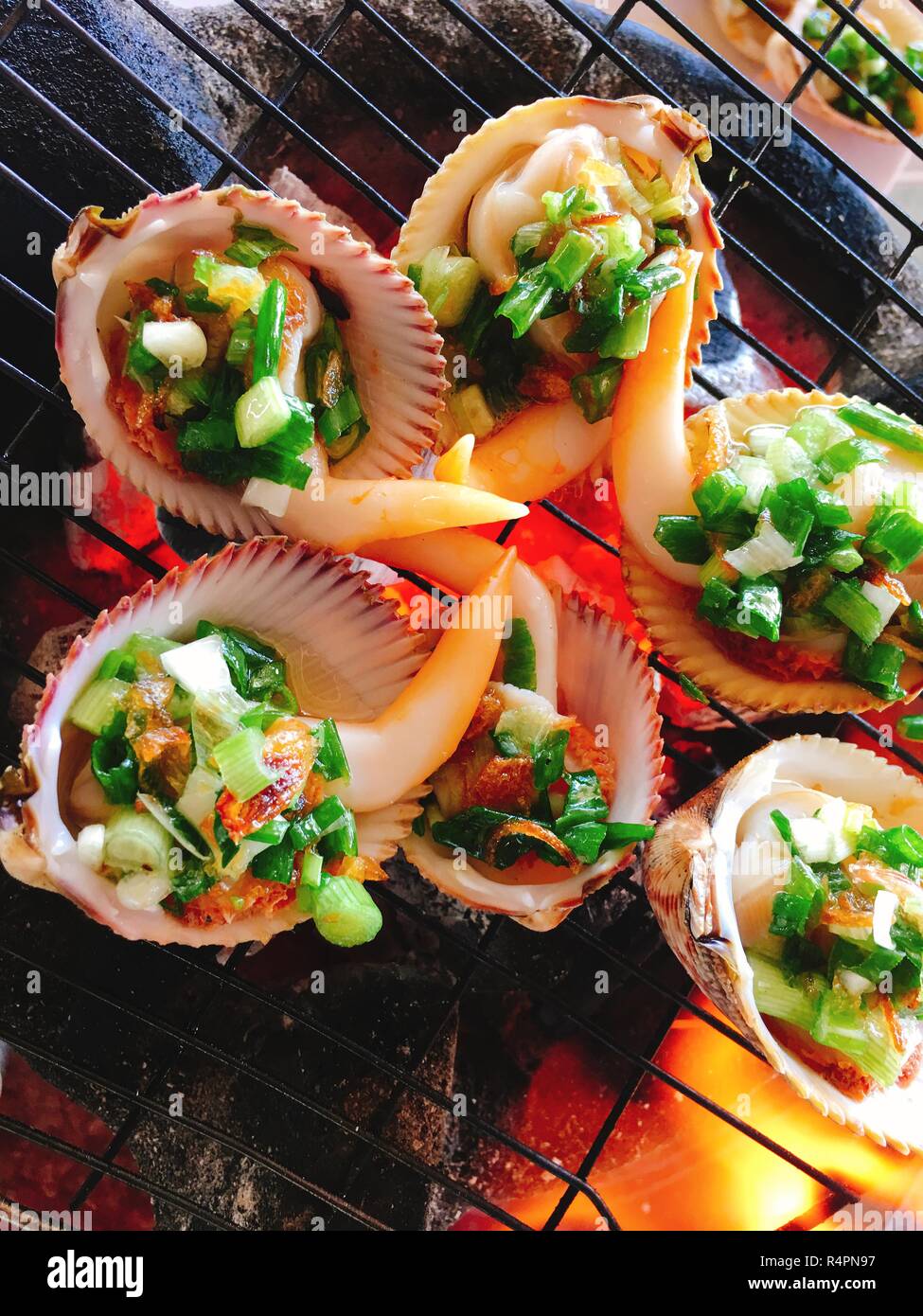 Clams grilling hires stock photography and images Alamy