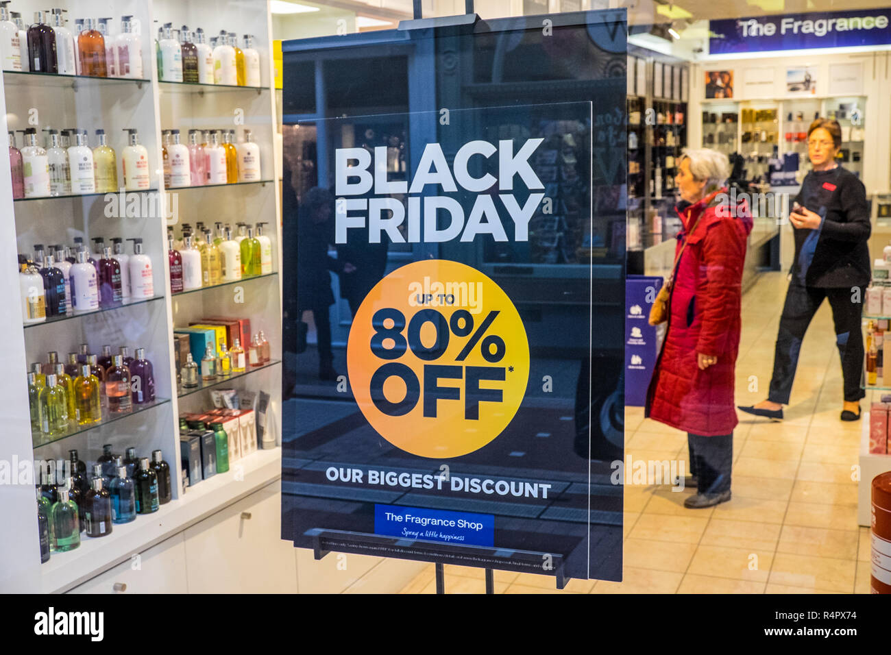 Black Friday,Bournemouth,England,UK.Huge discounts available on selected items at The Fragrance Shop,House of Fraser,Old Christchurch Road,Bournemouth Stock Photo