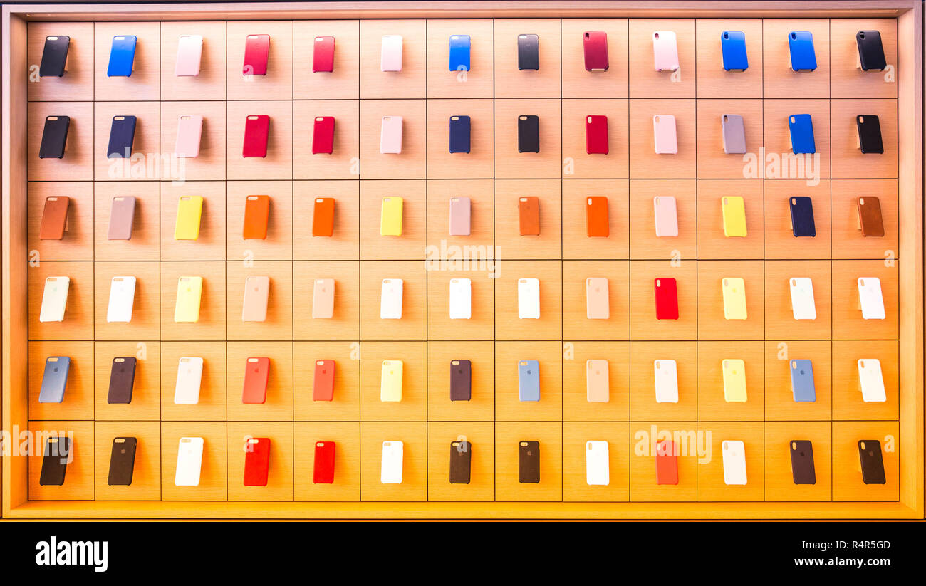 Iphone cases apple store hi-res stock photography and images - Alamy Iphone cases apple store hi-res stock photography and images - Alamy
