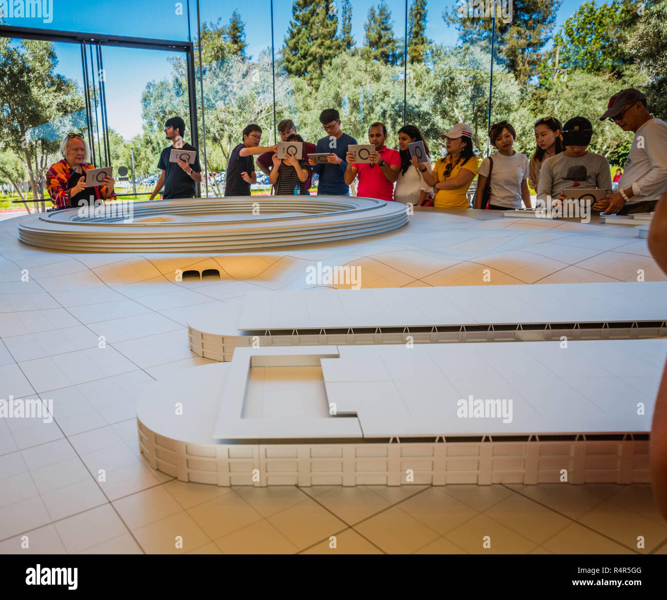 Apple Visitor Center, 1 Apple Park Way, San Jose, California, United States (USA) - August 5, 2018: Guest customers are interested of Apple products a Stock Photo