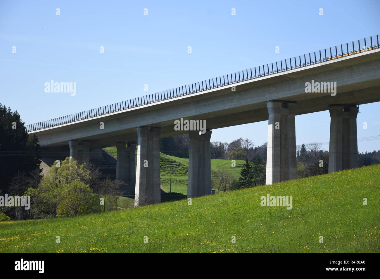 bridge,motorway bridge,bavaria,a8,pillar,germany,bernhaupten,hasperting Stock Photo