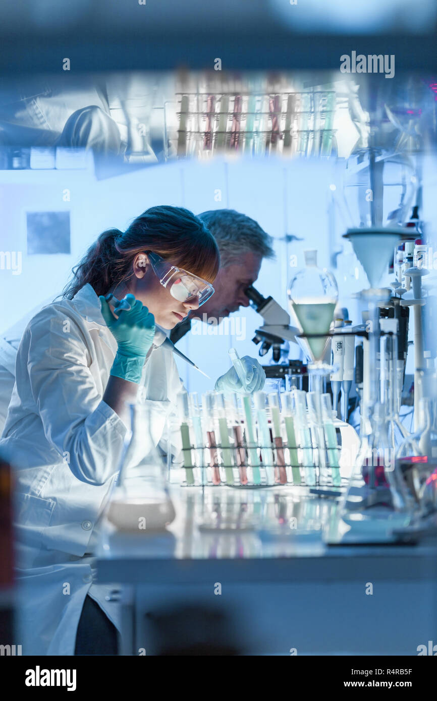 Health care researchers people team hi-res stock photography and images ...